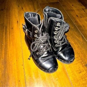 Girls boots size 9